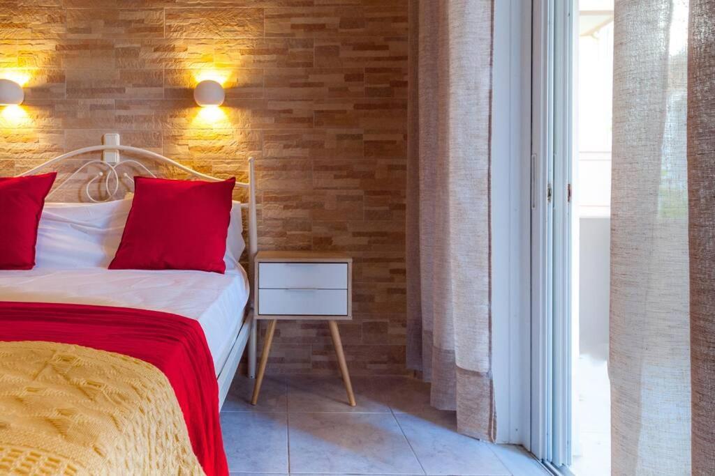 Апартаменты Jenny'S Flat Near The Sea Galatas  Экстерьер фото
