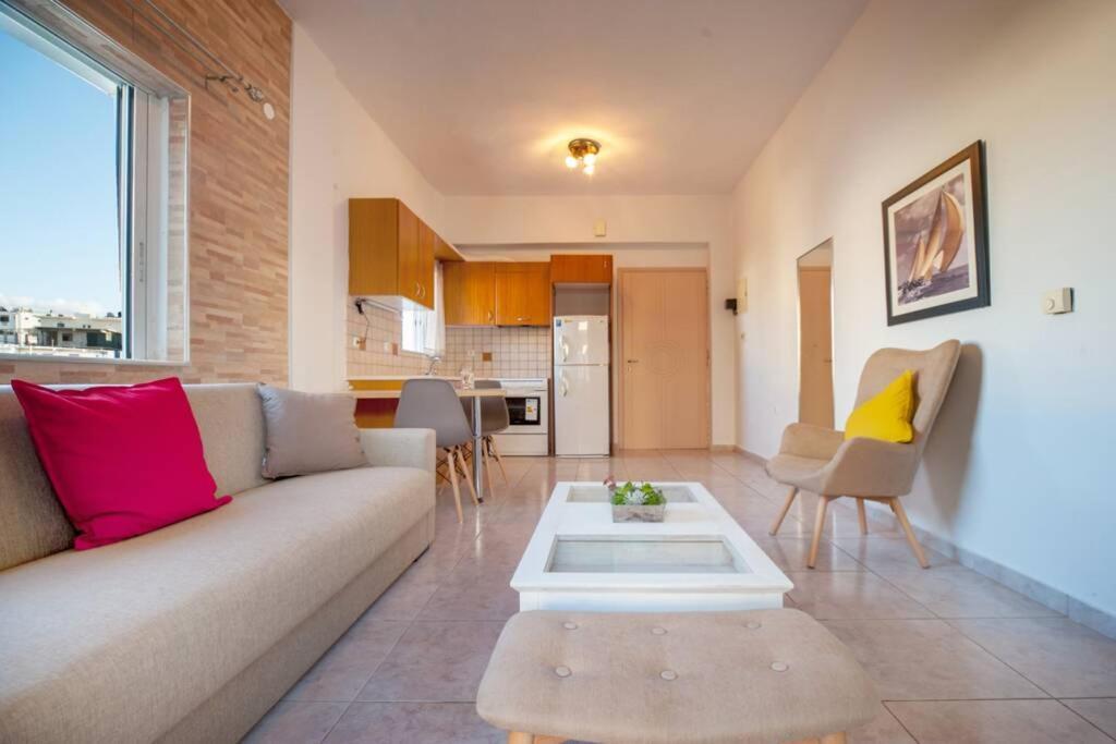 Апартаменты Jenny'S Flat Near The Sea Galatas  Экстерьер фото