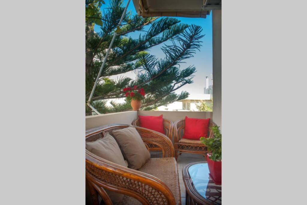 Апартаменты Jenny'S Flat Near The Sea Galatas  Экстерьер фото